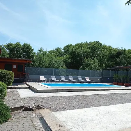Meja *